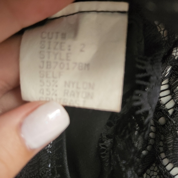 *SOLD* Tadashi Shoji lace dress black sz 2 - Picture 9 of 9